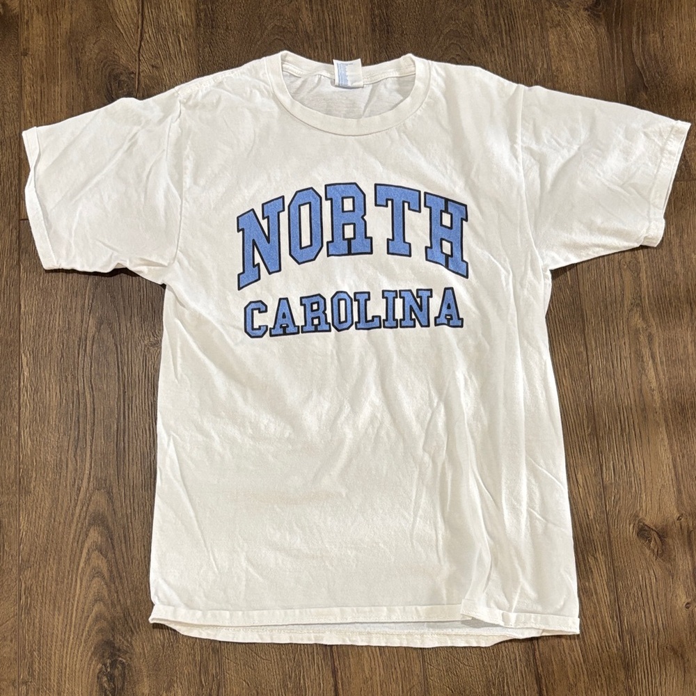 North Carolina T-Shirt Size Men’s Small